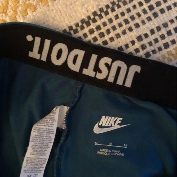 M Nike Ankle-Length Leggings, Greenish-Blue - Picture 2 of 3